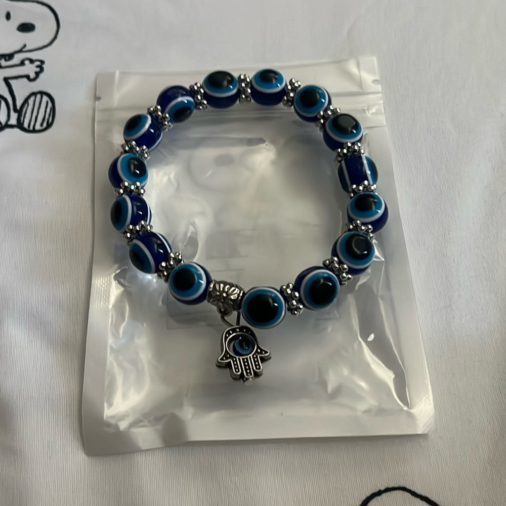 NEW Evil eye bracelet with hand of Fatima 🪬 charm